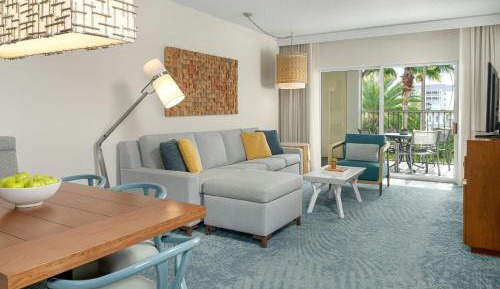 One-Bedroom Villa with Balcony - Hearing Accessible