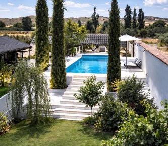 Luxury Apartment with Private pools, Spa and Parking