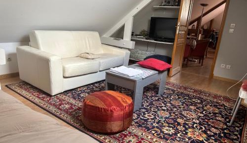 Deluxe Room (2 Adults + 1 Child)