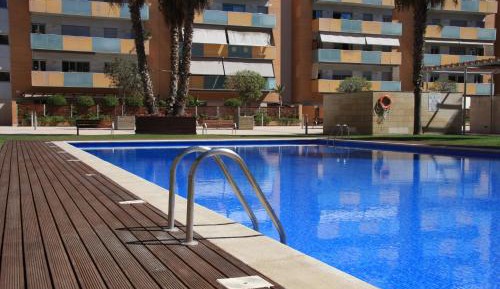 Apartment with Pool View 