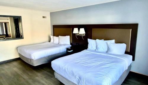 Queen Room with Two Queen Beds - Non-Smoking
