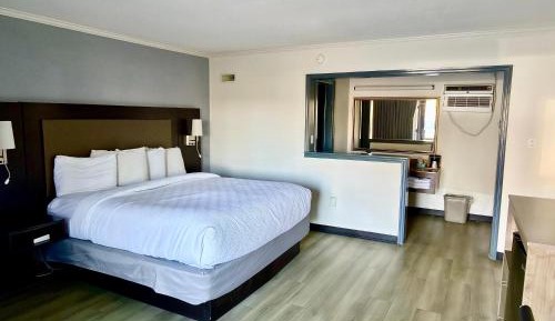 King Room - Non-Smoking
