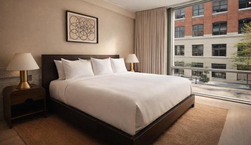 Standard Suite, 1 King Bed