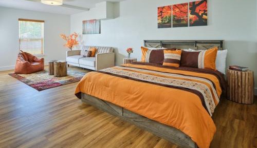 Quadruple Room with Private Bathroom