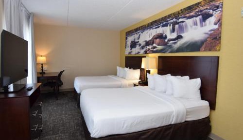 Queen Suite with Two Queen Beds and Sofa Bed - Disability Access/Non-Smoking