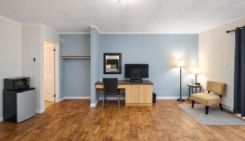 Queen Room with Sofa Bed