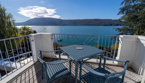 Junior Suite with Lake View