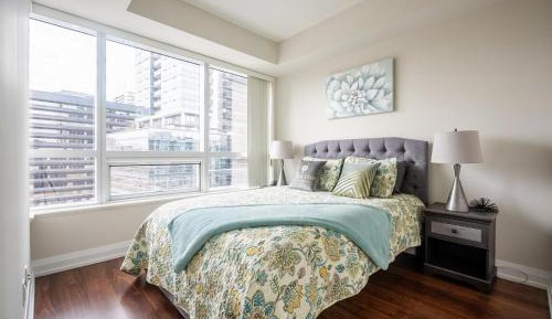 One-Bedroom Apartment with Balcony