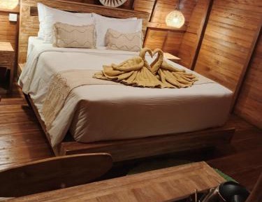 Room #1586604501