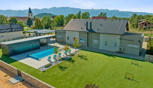 Four-Bedroom Vacation Home