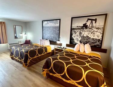 Queen Room with Two Queen Beds - Non-Smoking