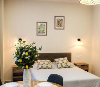 Studio Apartment with One Double Bed
