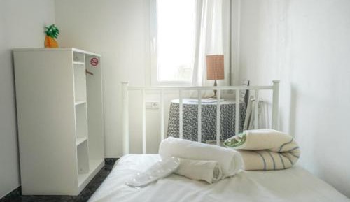Standard Single Room with Shared Bathroom