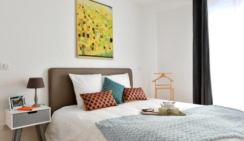 One-Bedroom Deluxe Apartment