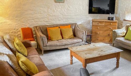 Five-Bedroom Holiday Home