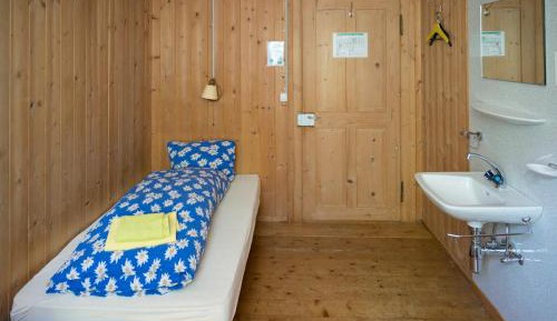 Single Room with Mountain View