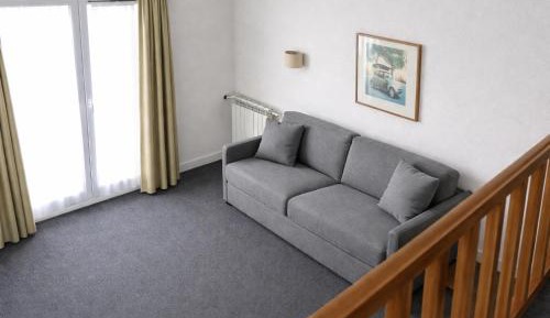 Studio - Split Level (2 adults+2children)