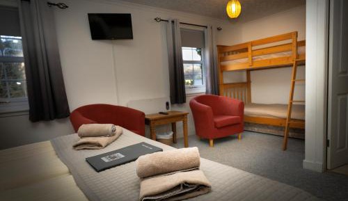 Family Room (2 Adults + 2 Children)