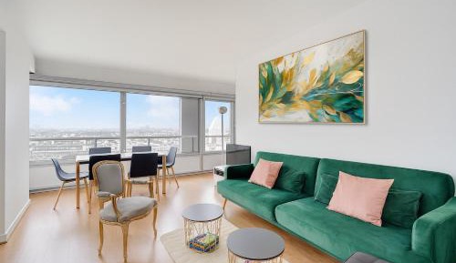 Superior Apartment with City View
