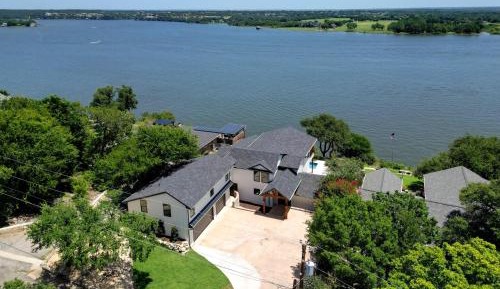 Five-Bedroom Holiday Home