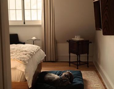 Deluxe Queen Suite