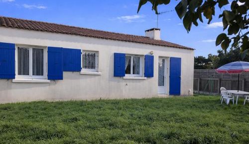 Holiday Home (6 Adults)