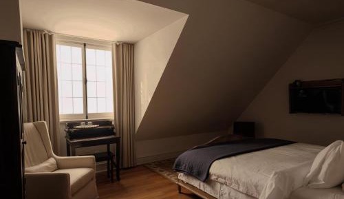 Suite with Lake View
