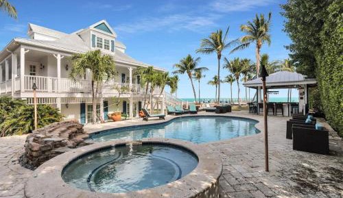 Five-Bedroom Holiday Home