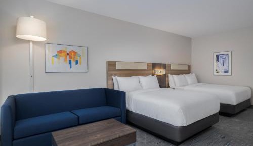 Queen Suite with Two Queen Beds