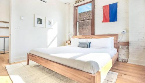 One-Bedroom Deluxe Apartment