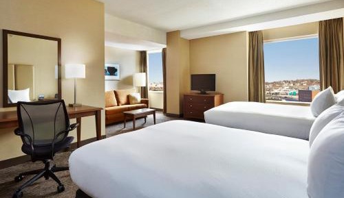 Corner Room (4 Adults)