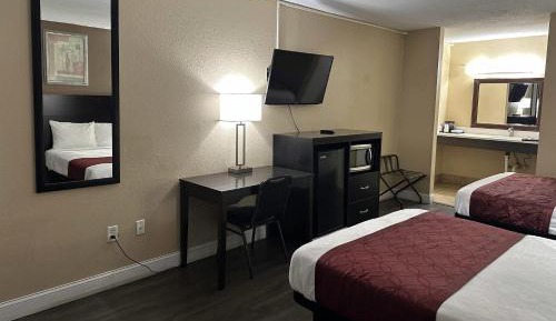 Double Room with Two Double Beds - Smoking