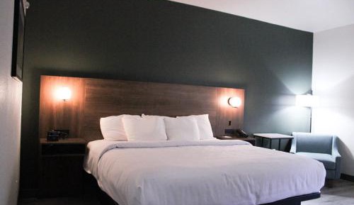 Deluxe King Room