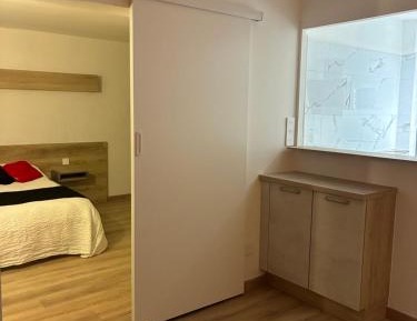 One-Bedroom Apartment - Sea Side