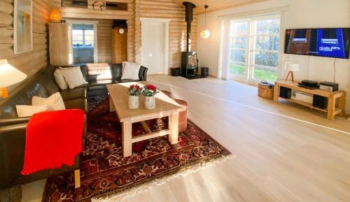 Three-Bedroom Vacation Home 
