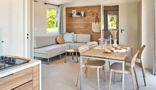 Aqua Mobile Home with Television, Air-Conditioning and Semi-Covered Terrace - 2 Bedrooms - 4/6 People