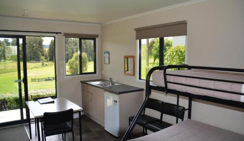 Deluxe Cabin with Shared Bathroom