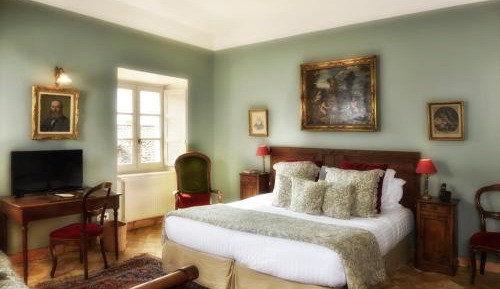 Feather Double Room - Main Building