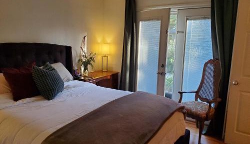 Single Room with Private Bathroom