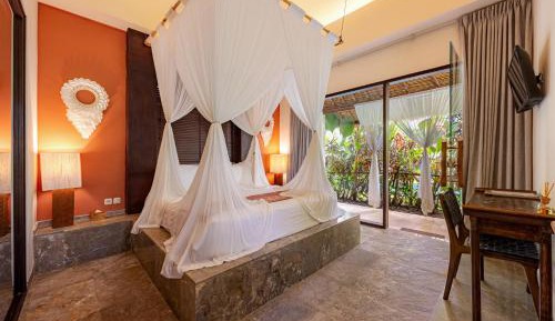 Signature Suite with Terrace