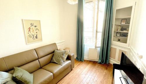 Apartment with City View