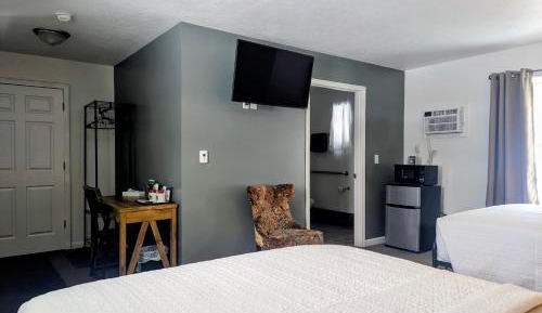 Deluxe Queen Room