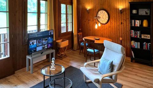 One-Bedroom Apartment with Balcony