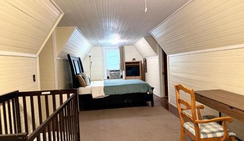 Queen Room