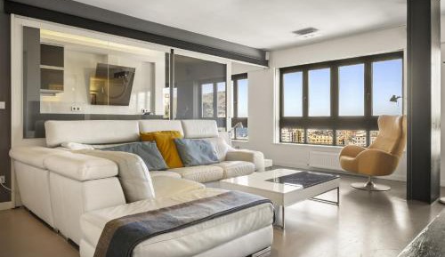 Apartment with City View