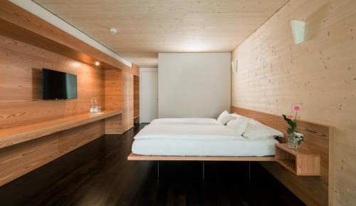 Deluxe Twin Room with Balcony