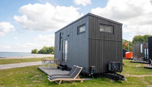 Mobile Home #03 - 1st Row