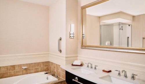 Lakeside Preferred King Room