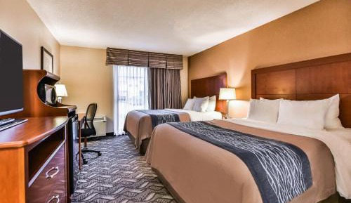 Queen Room with Two Queen Beds - Ground Floor/Pet Friendly/Non-Smoking