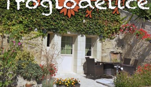 Deluxe Double Room (2 Adults + 1 Child) - Oasis